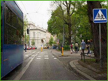 niedozwolone wyprzedzanie tramwaju przed przejściem dla pieszych